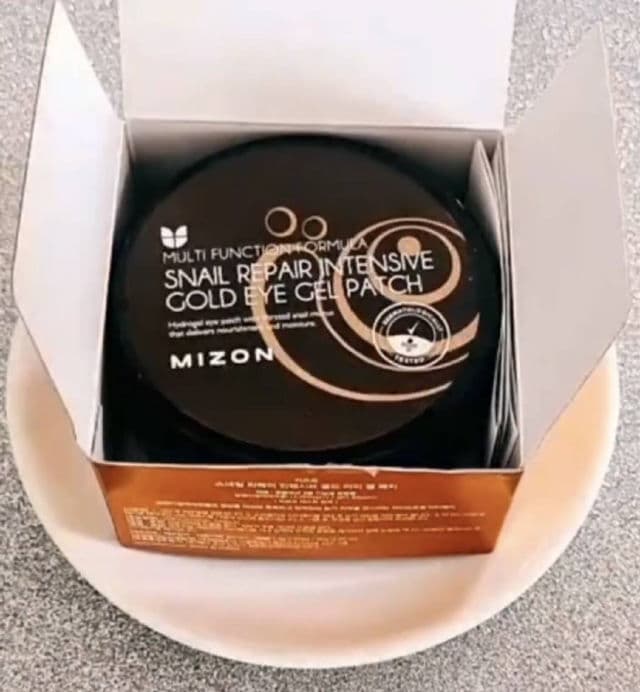 Mizon Snail Repair Intensive Gold Eye Gel Patch review photo by MONICASTYLE