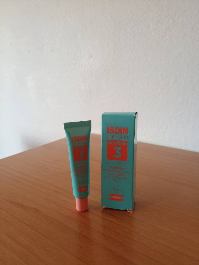 ISDIN Acniben On The Spot Corrector review photo by juu12