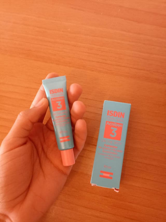 ISDIN Acniben On The Spot Corrector review photo by lukk17