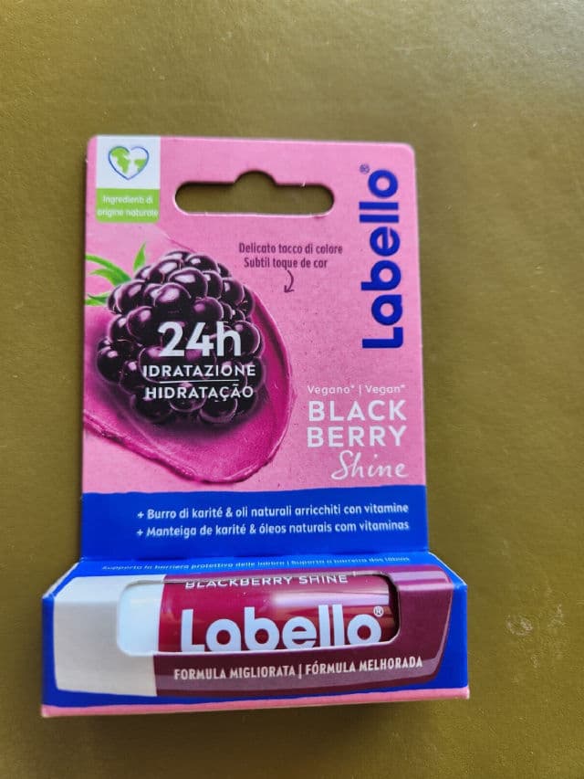 Labello Blackberry Shine review photo by DrPaulina