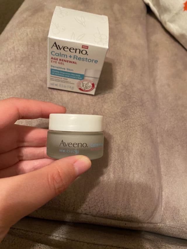 Aveeno Calm + Restore Age Renewal Eye Gel review photo by elletsai90