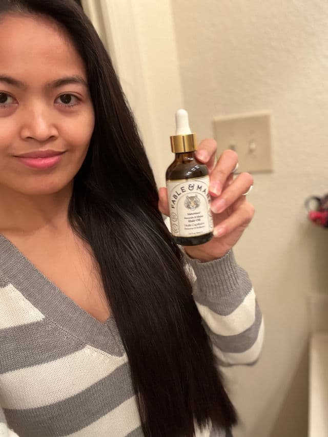 Fable & Mane HoliRoots Hair Oil review photo by Ellecharenaj