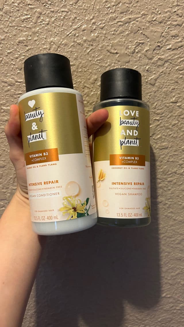 Love Beauty and Planet Vitamin B3 + Complex Intensive Repair Shampoo with Coconut Oil & Ylang Ylang review photo by mawma