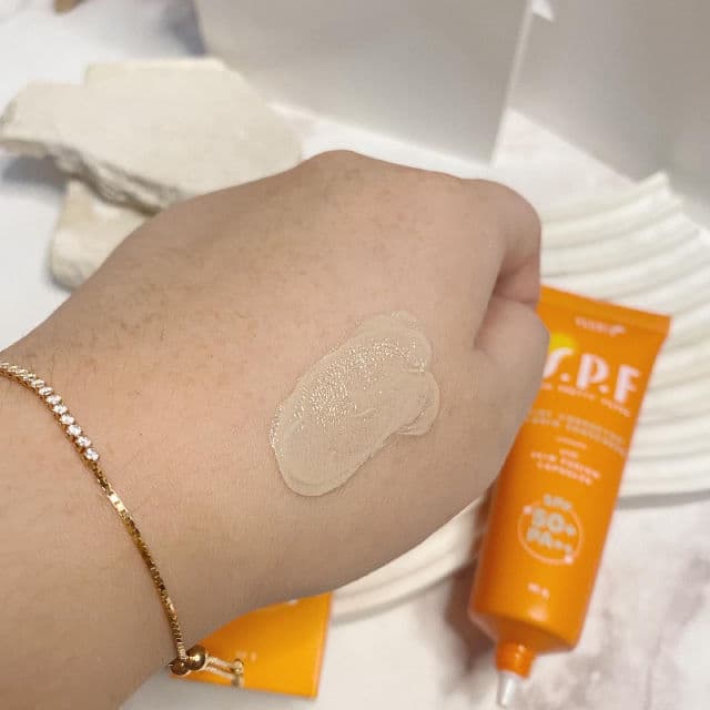 Studio Tropik SPF 50+ PA++ Skin Pretty Filter review photo by Deviskinjournal