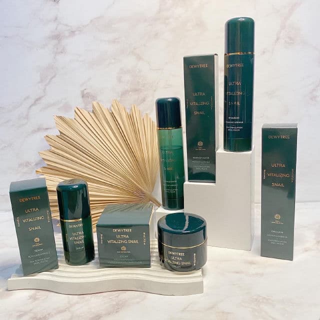 DEWYTREE Ultra Vitalizing Snail Emulsion review photo by Deviskinjournal