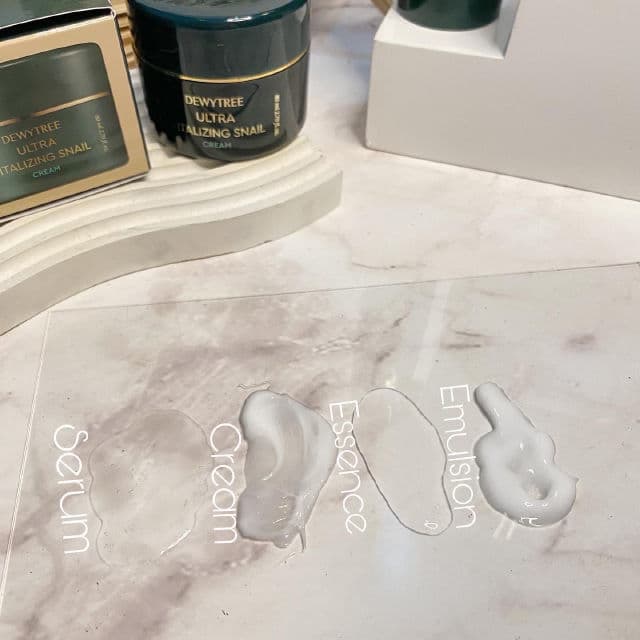 DEWYTREE Ultra Vitalizing Snail Emulsion review photo by Deviskinjournal
