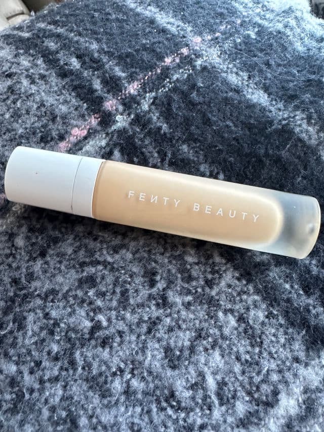 Fenty Beauty Pro Filt'r Soft Matte Longwear Foundation review photo by Jonadawn