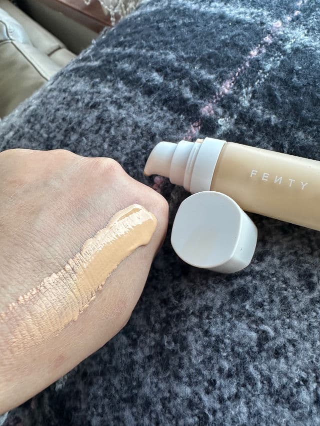 Fenty Beauty Pro Filt'r Soft Matte Longwear Foundation review photo by Jonadawn