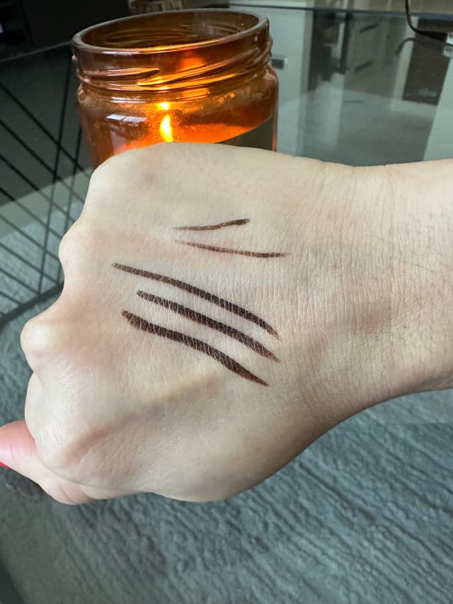 MACQUEEN Waterproof Pen Eyeliner review photo by NehaW