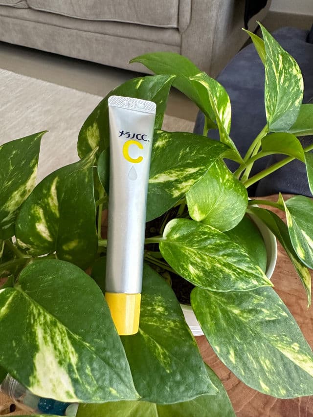 Rohto Mentholatum Melano CC Intensive Anti-Spot Essence review photo by NehaW