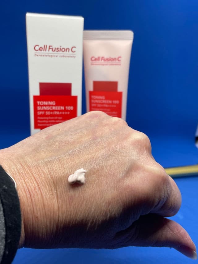Toning Sunscreen 100 SPF50+/PA++++ product review