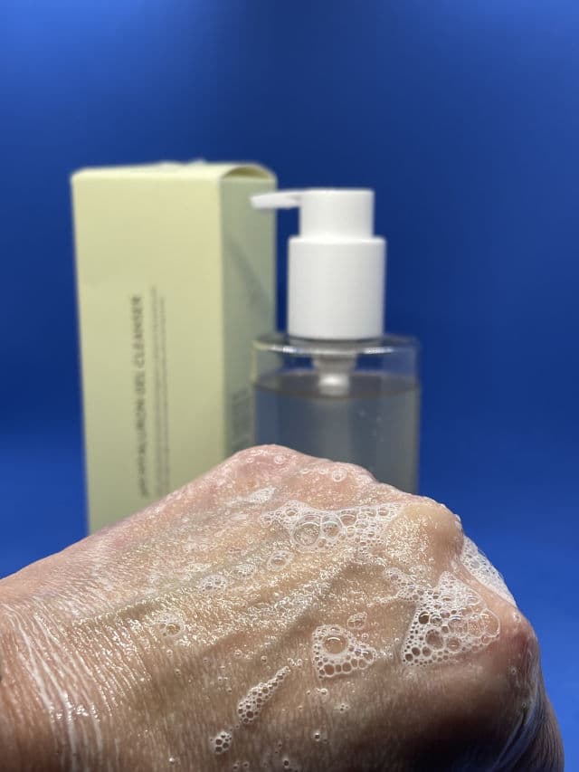 Hyggee pH Hyaluron Gel Cleanser review photo by Sharonspendstoomuch