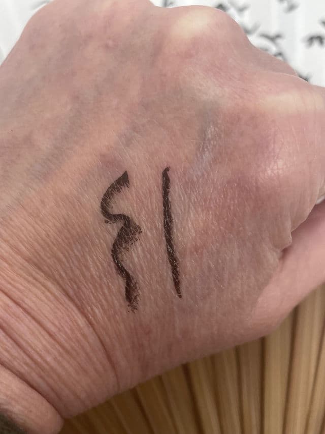 MACQUEEN Waterproof Pen Eyeliner review photo by Sharonspendstoomuch