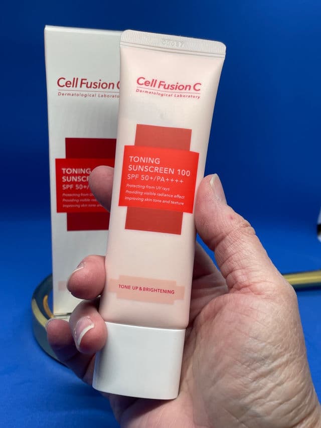 Toning Sunscreen 100 SPF50+/PA++++ product review
