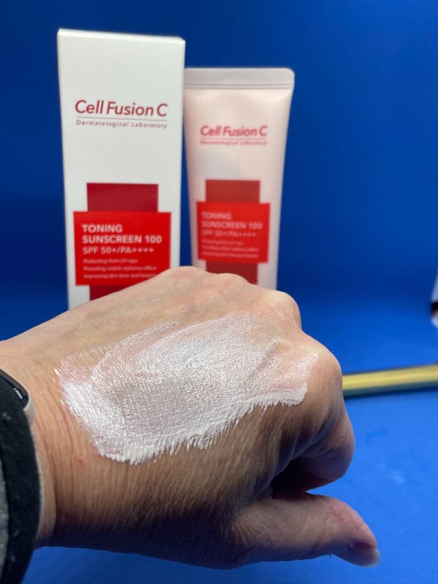 Toning Sunscreen 100 SPF50+/PA++++ product review