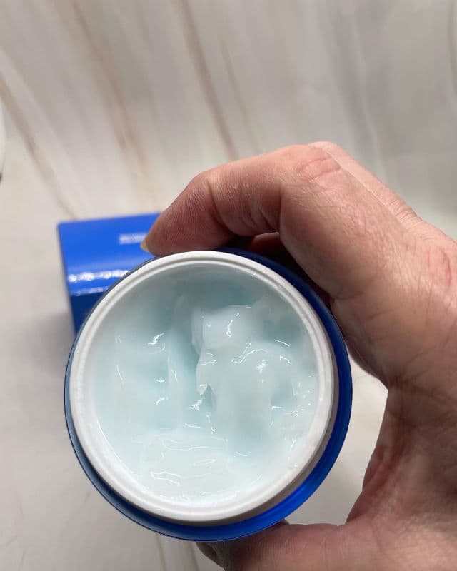 Jumiso Waterfull Hyaluronic Acid Cream review photo by Sharonspendstoomuch