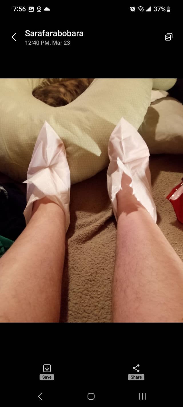 Purederm Shiny & Soft Foot Peeling Mask review photo by laughter