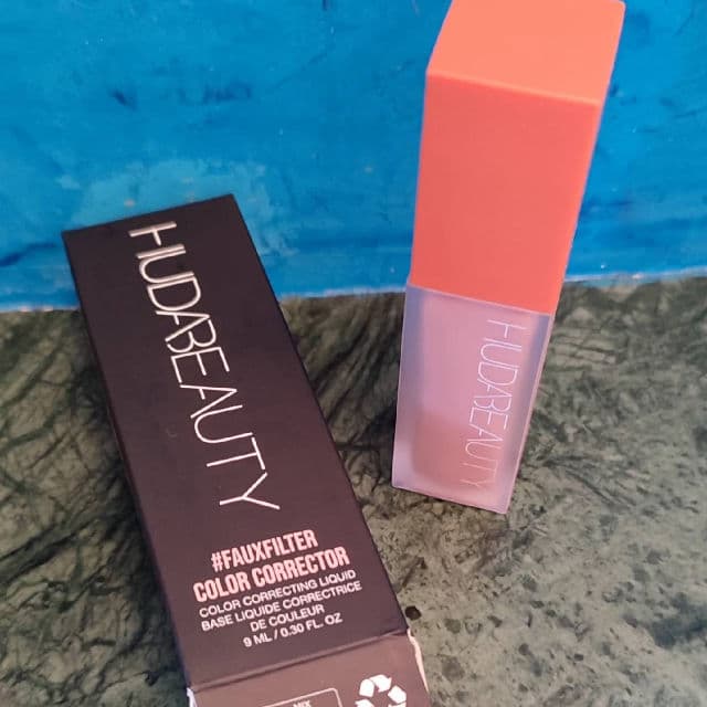 Huda Beauty Cherry Blossom review photo by TxellSS