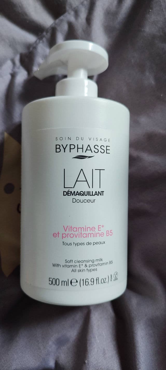 Byphasse Cleansing Milk (Lait Démaquillant Douceur) review photo by TxellSS