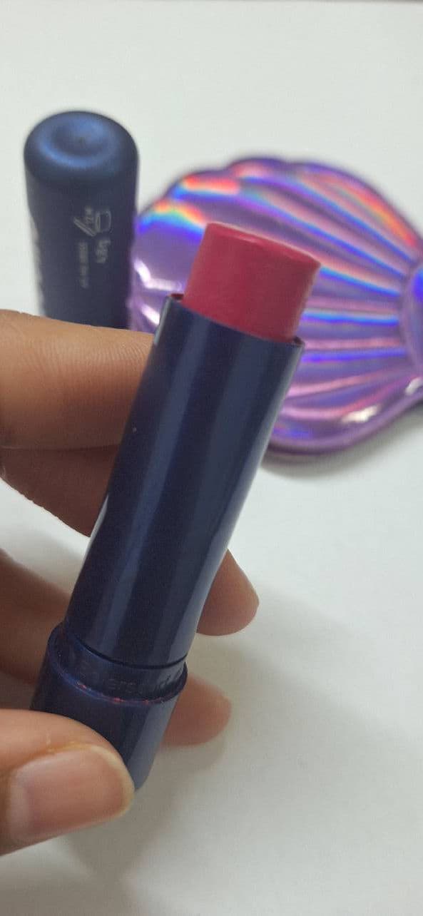 Labello Caring Beauty Nude 2in1 Lip Balm review photo by GinaIsabel02