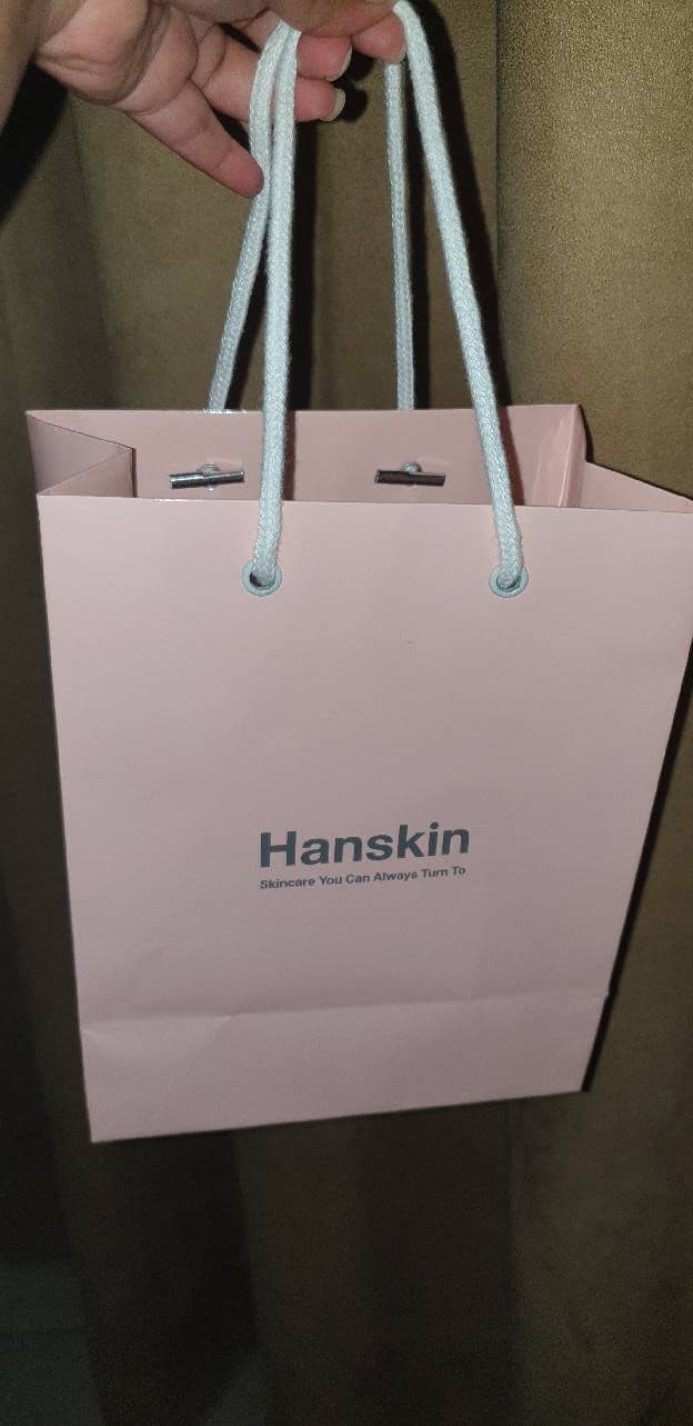 HANSKIN Hyaluron Pink Capsule Serum review photo by Moanaa