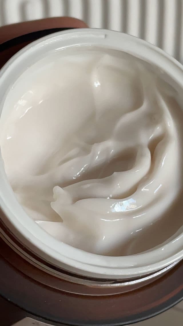SKIN1004 Madagascar Centella Probio-Cica Enrich Cream review photo by Girlyskincare