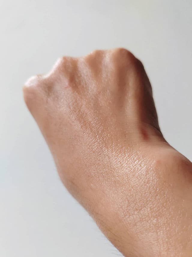 COMMONLABS Vitamin C Brightening Sun Serum SPF50+ PA++++  review photo by kaoriskincarejournal