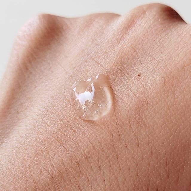 HaruHaru WONDER Centella 4% TXA Dark Spot Go Away Serum review photo by kaoriskincarejournal