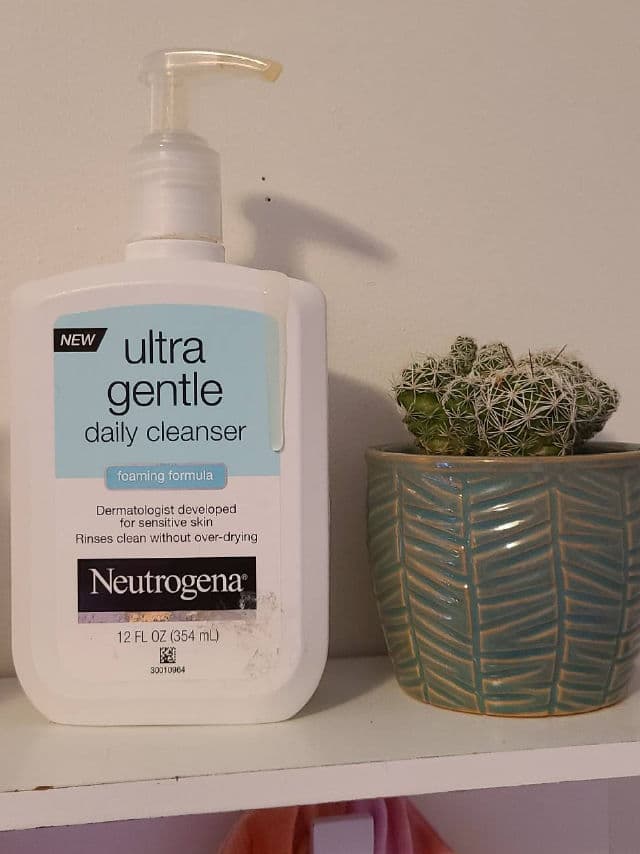 Neutrogena Ultra Gentle Daily Cleanser review photo by AnnaSassin