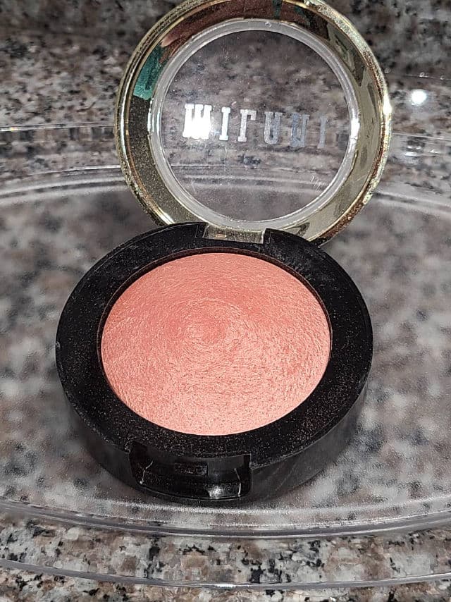 Milani Cosmetics Baked Blush - Luminoso review photo by AnnaSassin