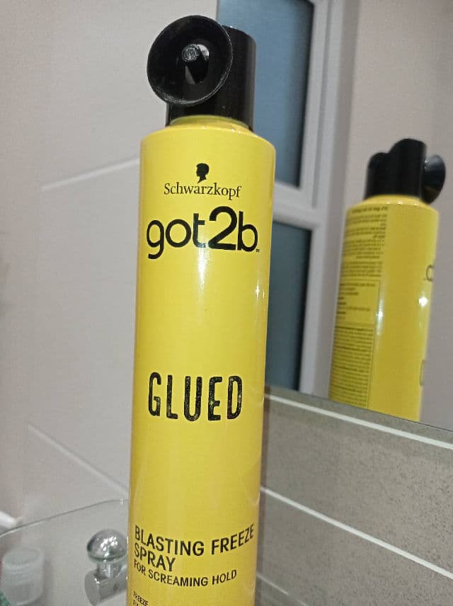 Schwarzkopf Got2b Glued Blasting Freeze Hairspray review photo by kgrig