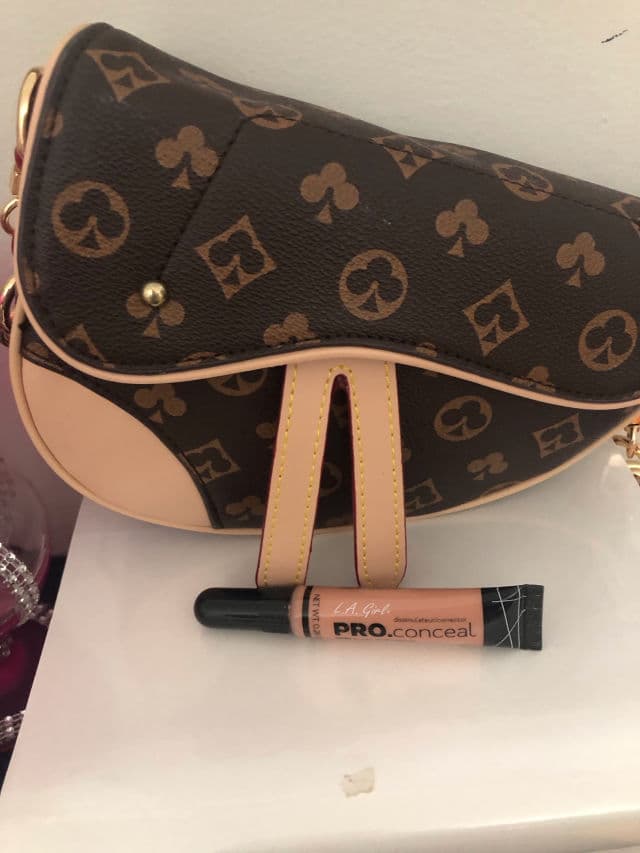 L.A. Girl Cosmetics HD Pro Concealer review photo by Esther0316