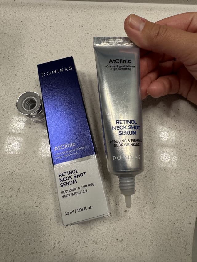 Dominas Dominas AtClinic Retinol Neck Serum review photo by AnjelicaBonya