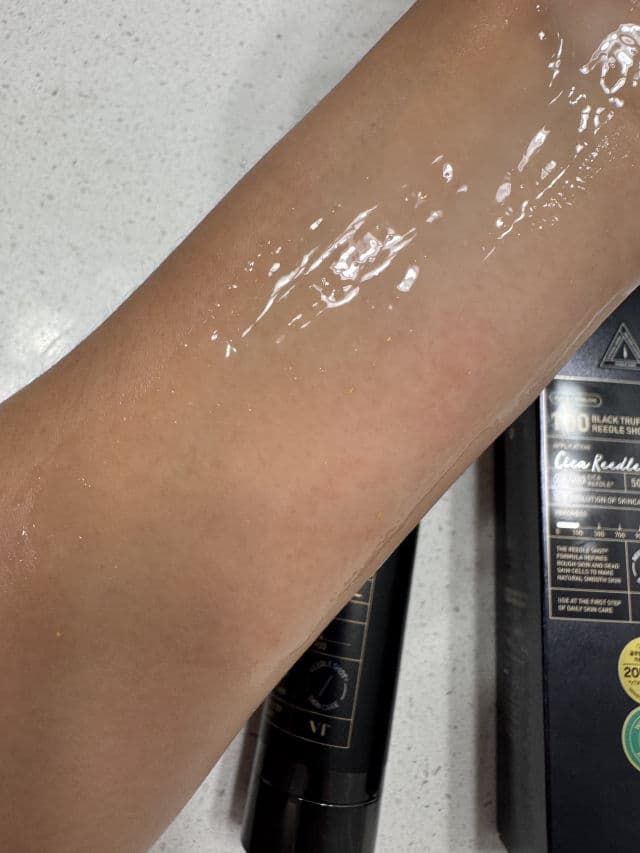 VT COSMETICS Black Truffle Reedle Shot 100 review photo by AnjelicaBonya