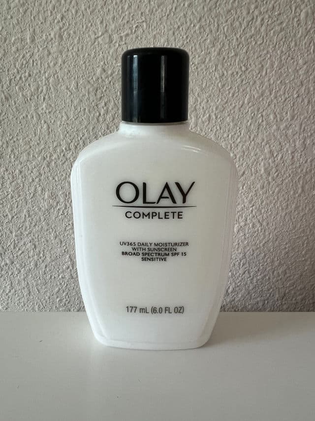 Olay Complete UV365 Daily Moisturizer with Sunscreen SPF 15 Normal review photo by TinaSweet11