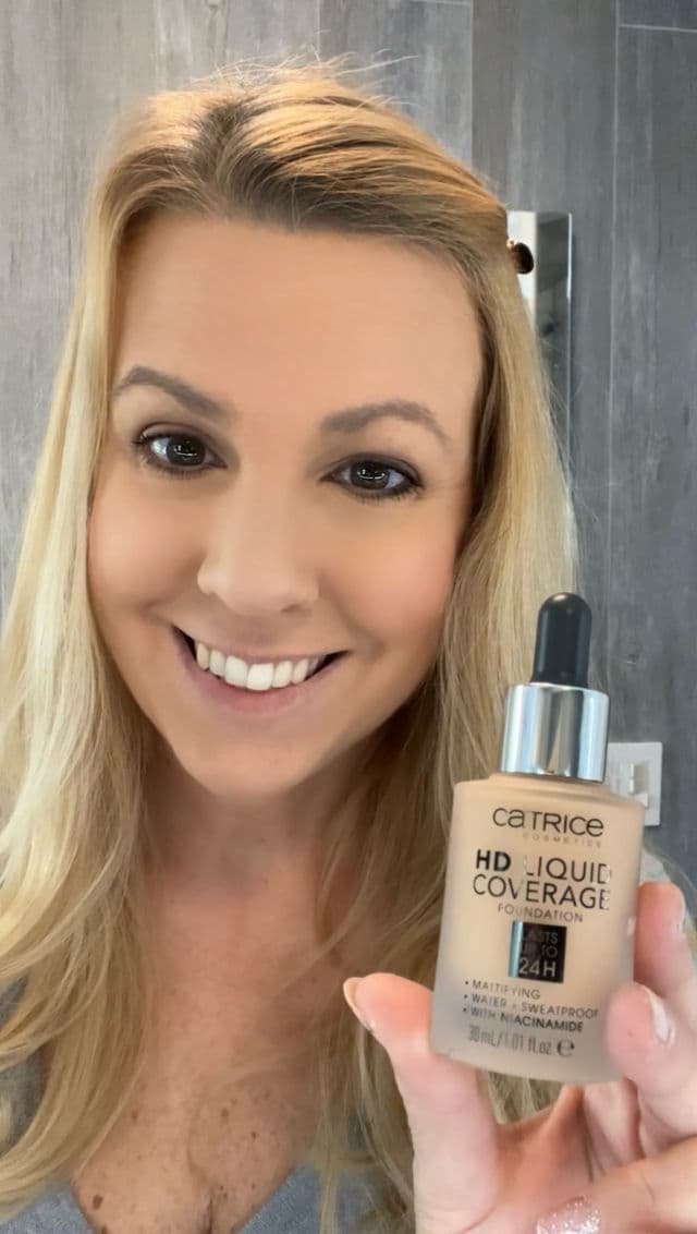 Catrice 002 Porcelain review photo by dbd1616