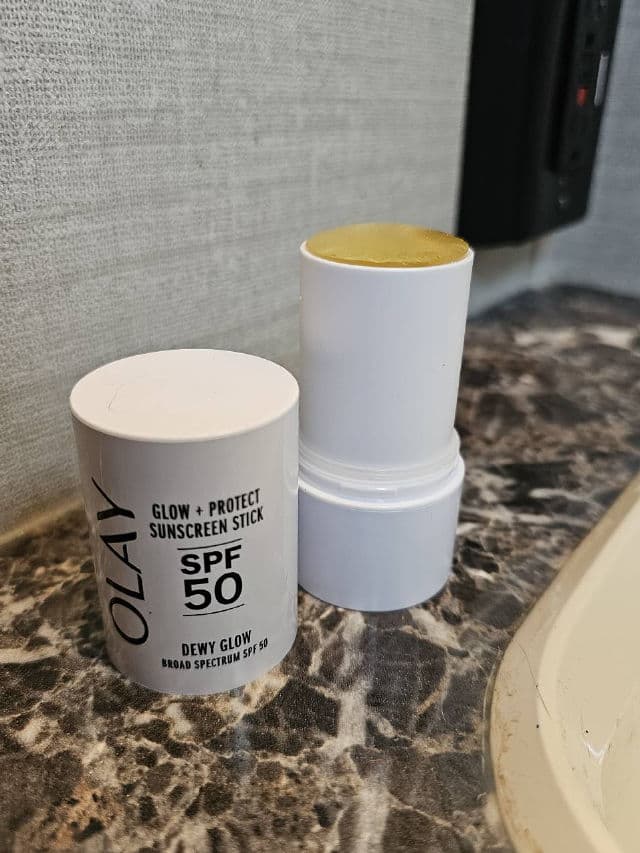 Glow + Protect Sunscreen Stick with Vitamin C SPF50 product review