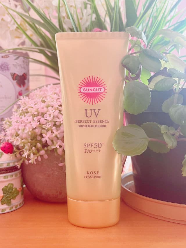 Kose Cosmeport Suncut UV Essence Super Waterproof review photo by beebybabby
