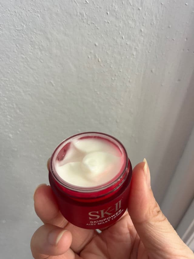 SK-II R.N.A.Power Airy Milky Lotion review photo by jacxddd