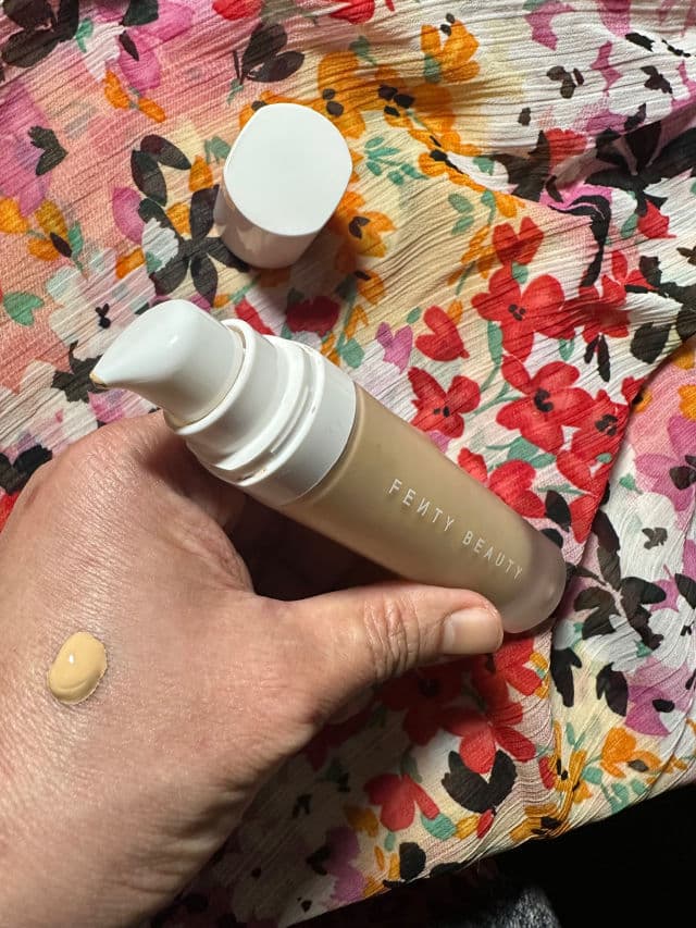 Fenty Beauty Pro Filt'r Soft Matte Longwear Foundation review photo by janna15