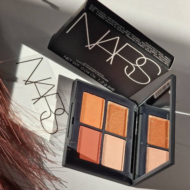 NARS Voyageur Eyeshadow Palette - Suede review photo by LoreLorena