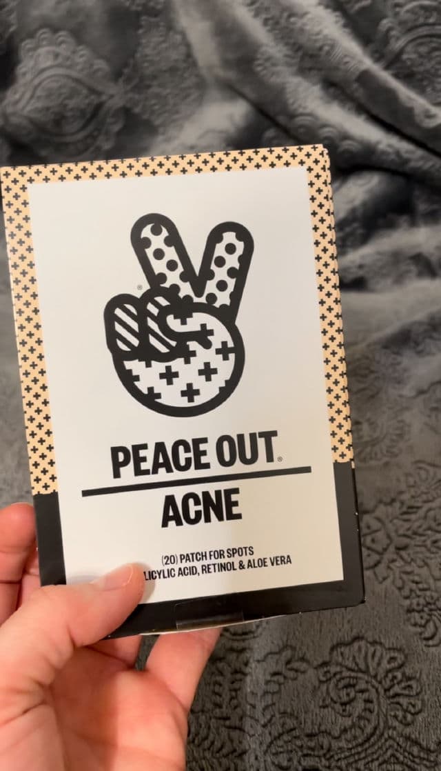 Peace Out Acne Dots review photo by youarebeautie