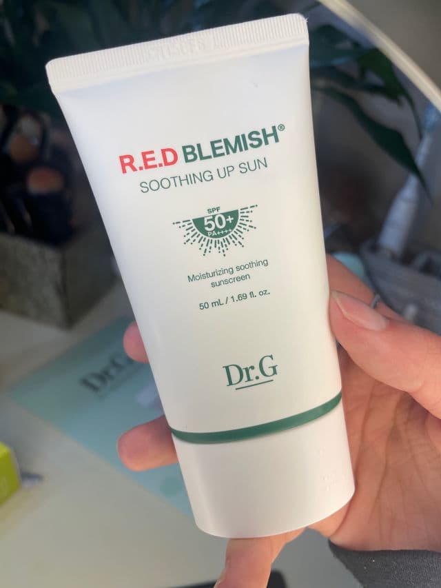 DR.G Red Blemish Soothing Up Sun SPF50+/PA++++ review photo by SiennaCislak