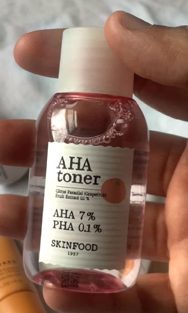 SKINFOOD Pink Grapefruit AHA Toner review photo by imasha 
