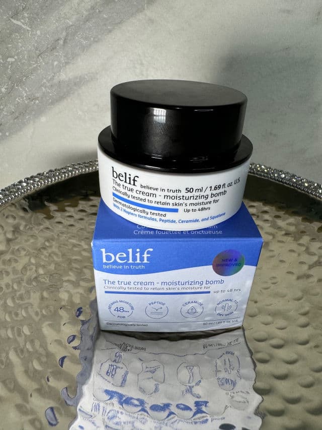 belif The True Cream Moisturizing Bomb review photo by Cinthiadosamples