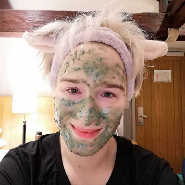 AXIS-Y Mugwort Pore Clarifying Wash Off Pack review photo by Viia