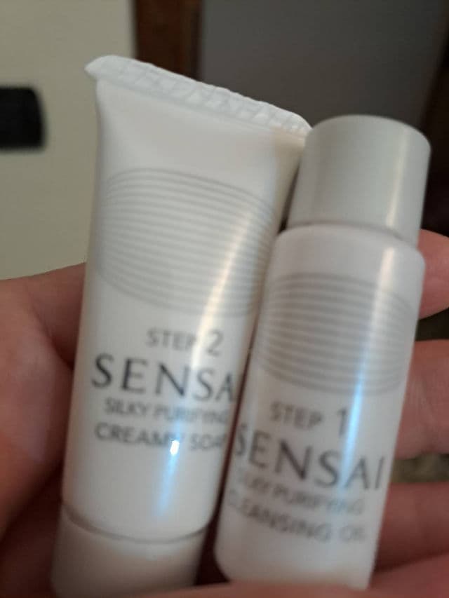 Sensai Silky Purifying Creamy Soap review photo by Cosymakeup15