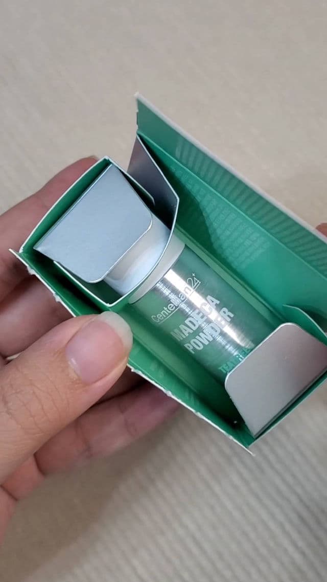 Centellian24 Madeca Powder Tea Tree AC review photo by melyssaruda
