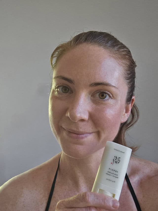 Matte Sun Stick Mugwort + Camelia product review