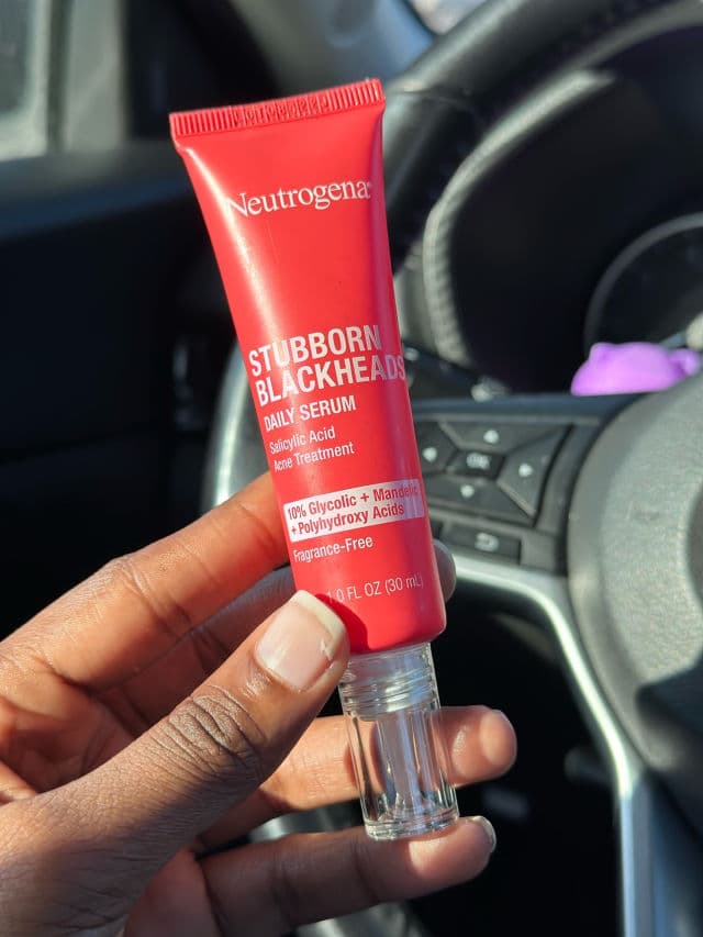 Neutrogena Stubborn Blackhead Daily Acne Facial Serum review photo by SlimGoofy